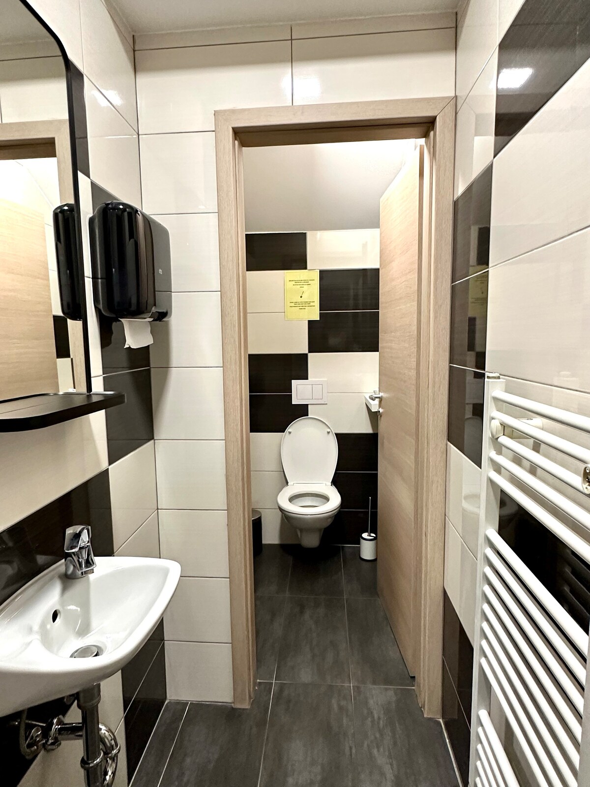 Kaptol Room - Shared Bathroom