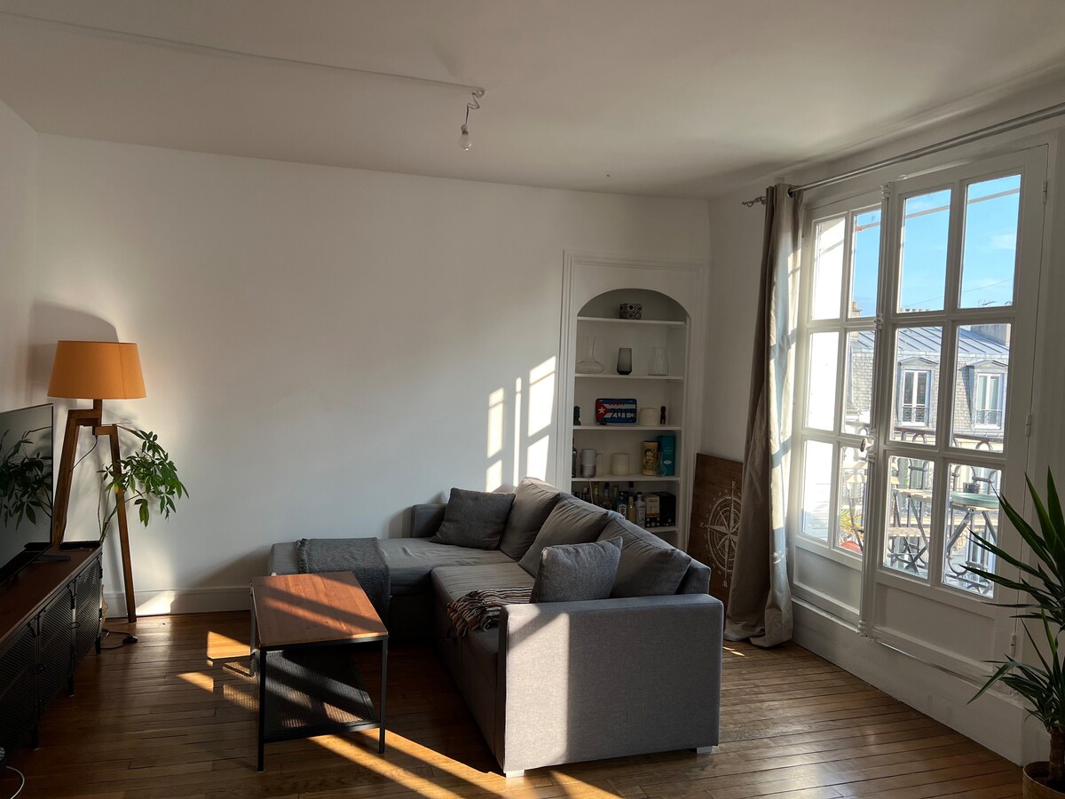 Grand Appartement avec balcon Paris Plaisance
