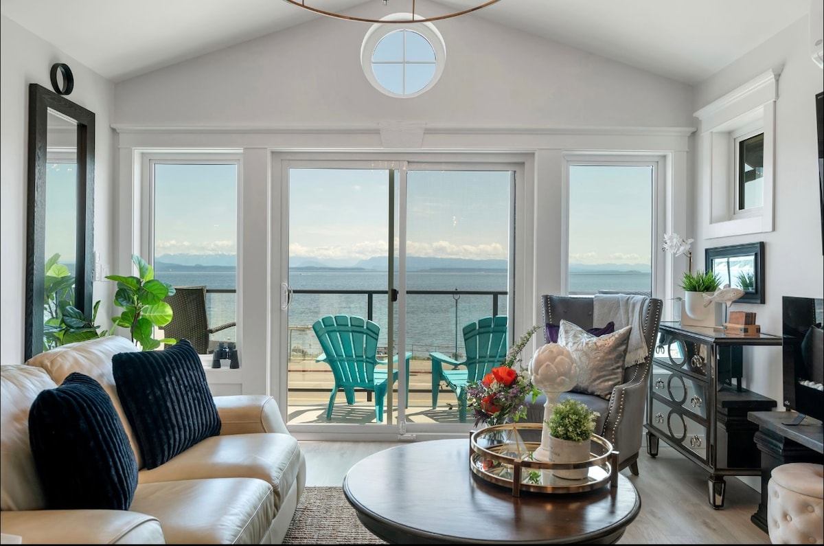 The PoiNT CoLLeCTiVe BeaCH HouZZ