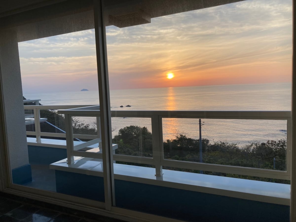 海が目の前の絶景洋館  Oceanfront Room with Breathtaking View