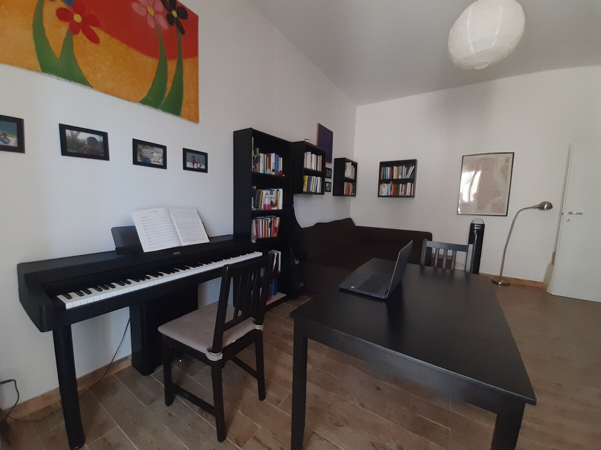 Super bright "Piano" apartment