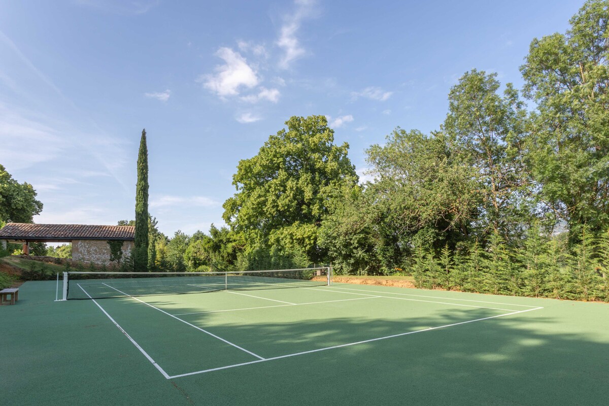 Beautiful 5 hectare property w/pool & tennis