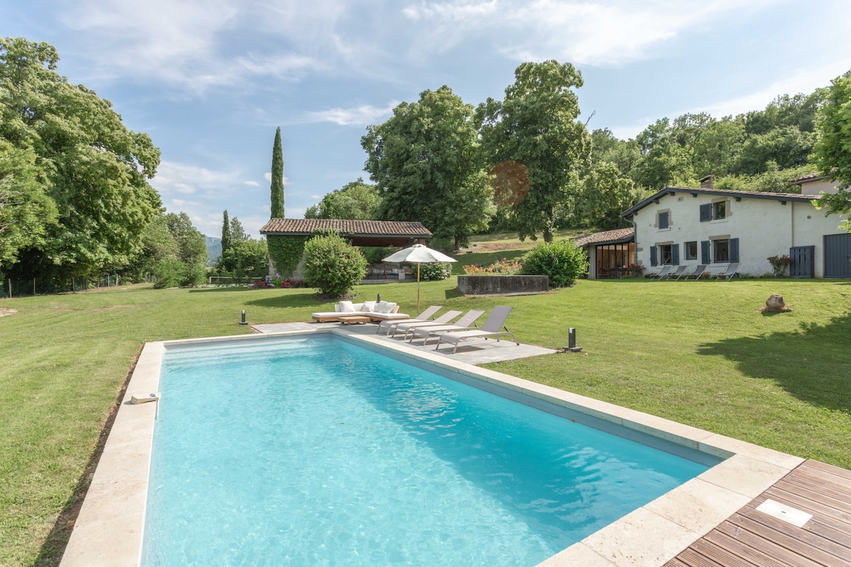 Beautiful 5 hectare property w/pool & tennis