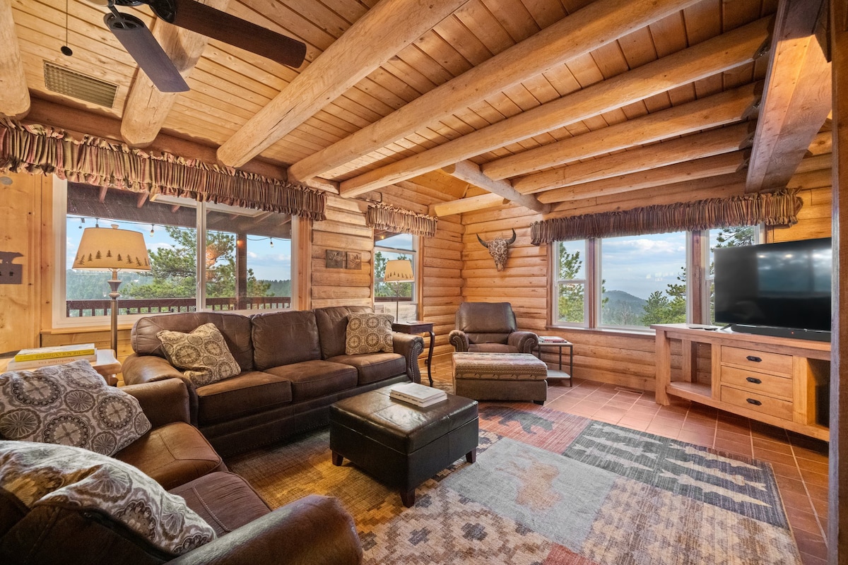 5 Acres! Modern Cabin w/ Pikes Peak View
