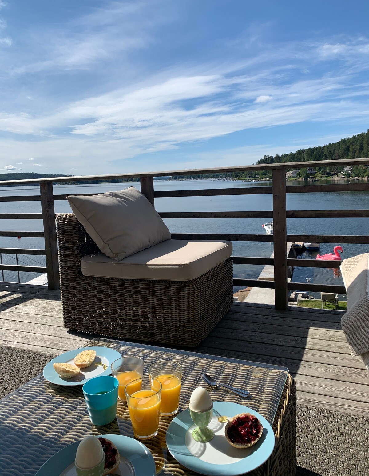 Sjøhytte med anneks - sandstrand og privat brygge