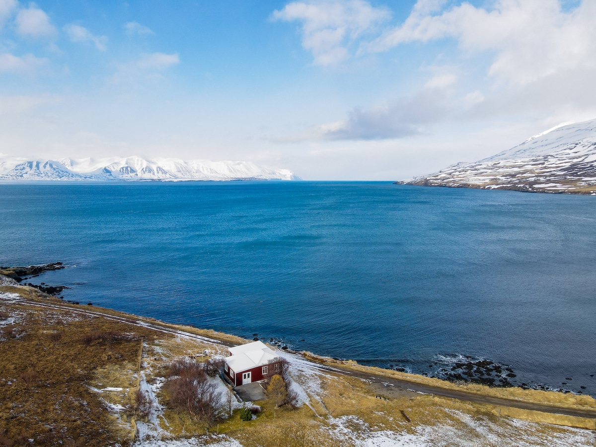 House in Grenivík with amazing view.