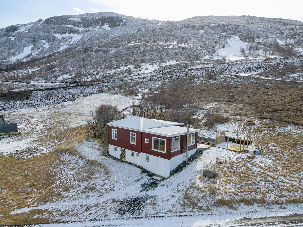 House in Grenivík with amazing view.