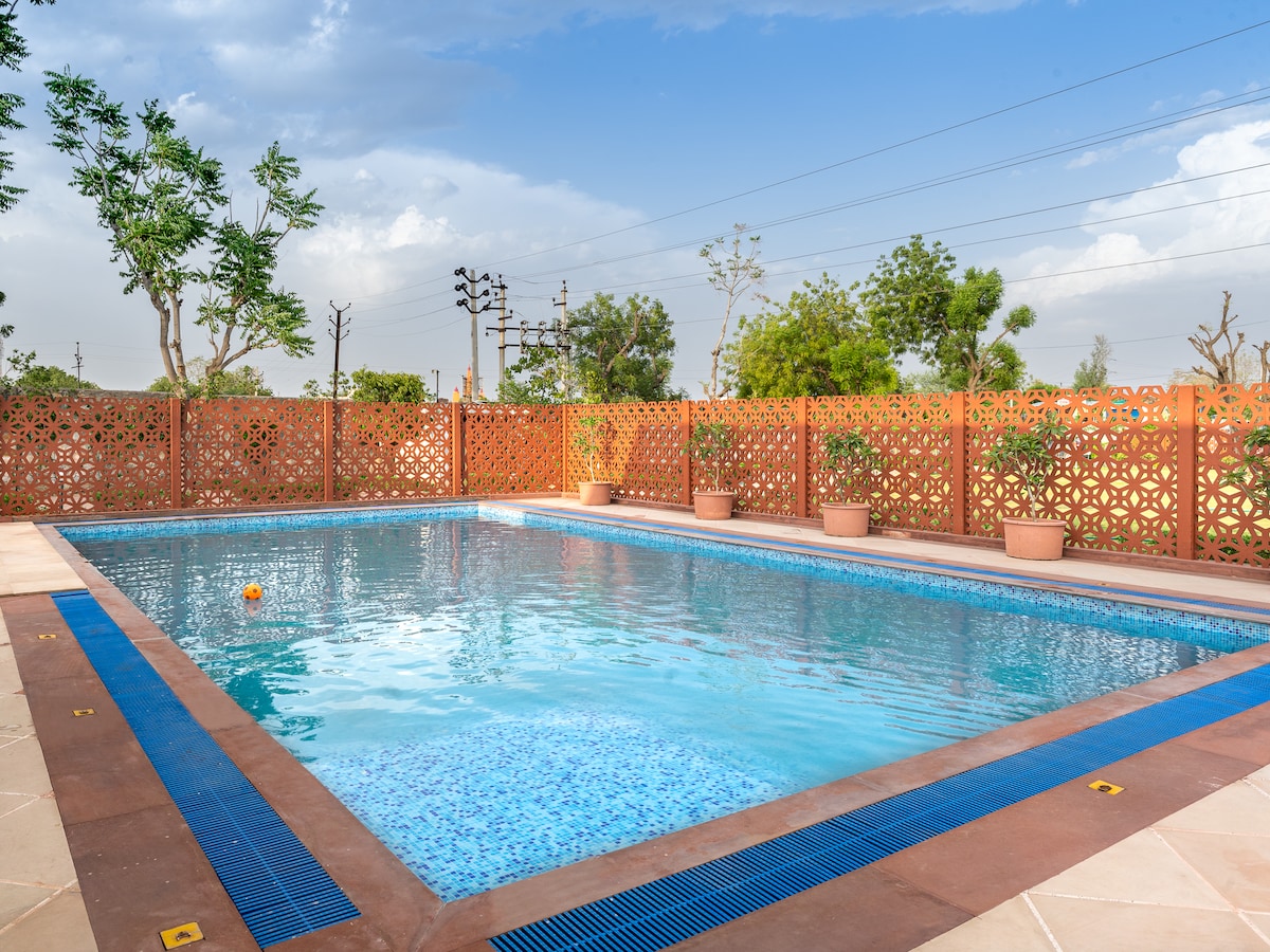 MysticSky Pool Villa 1bhk+breakfast + cook