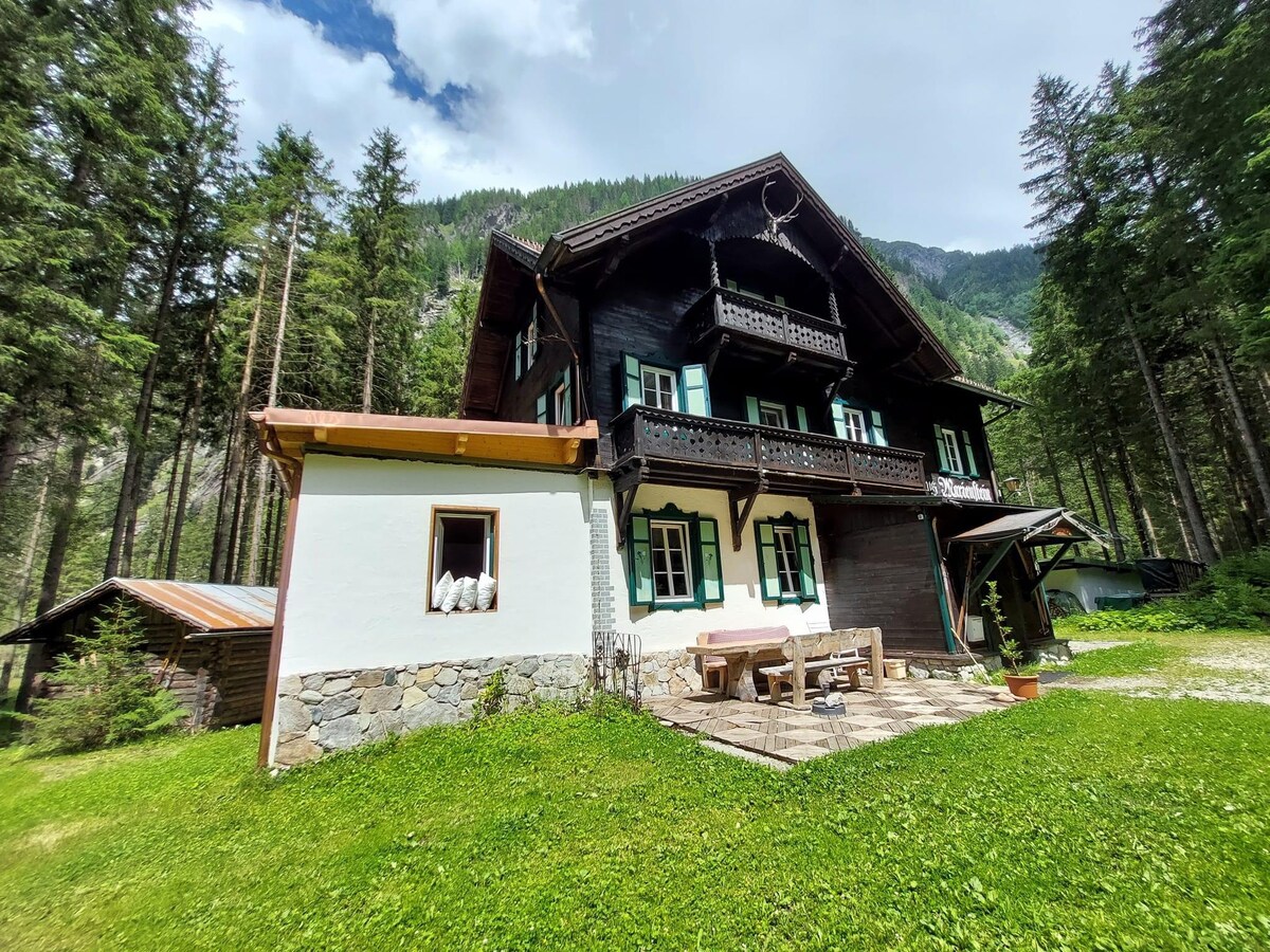 A magical mountain lodge Marienstein