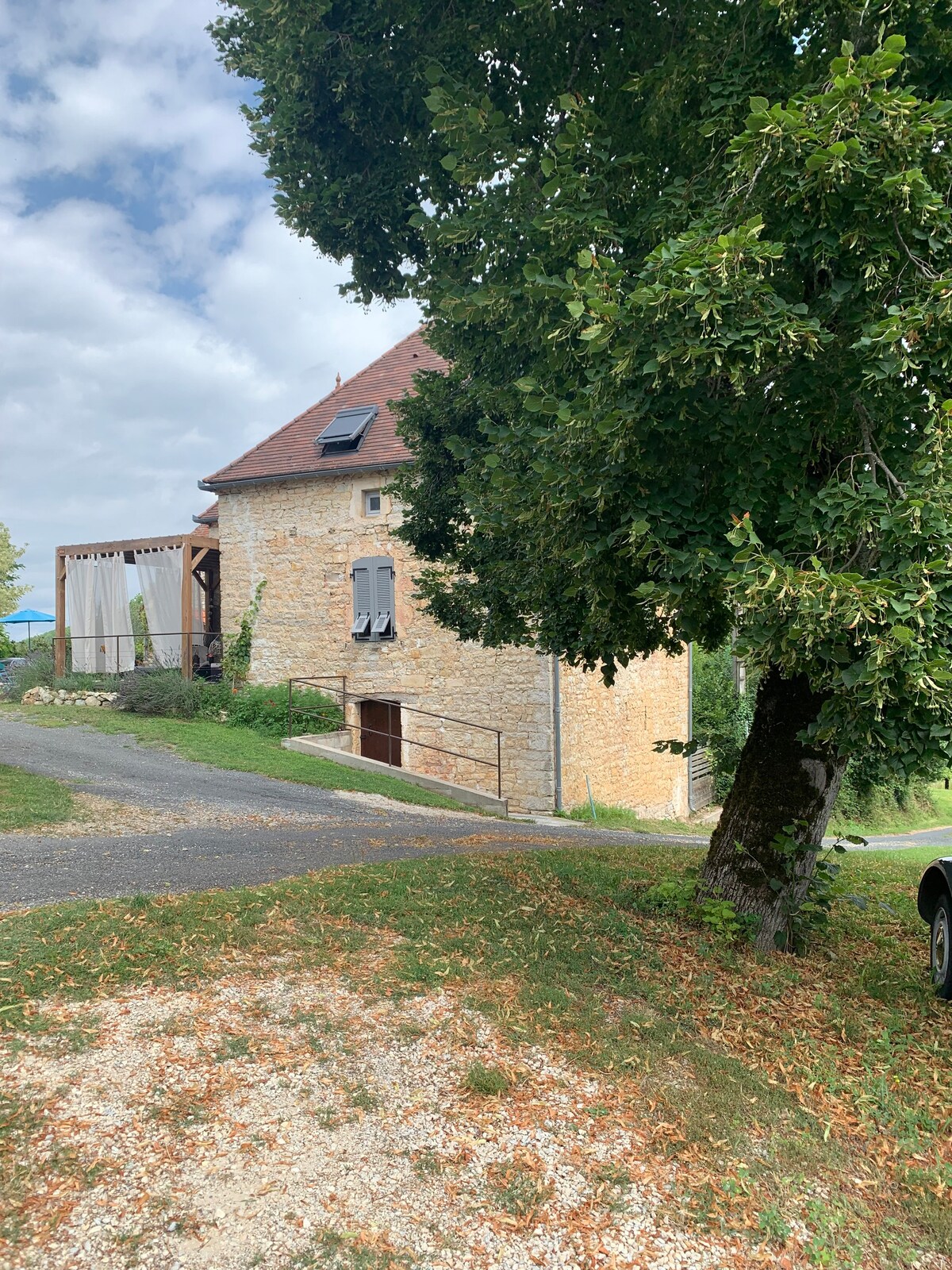 Gîte de charme à la campagne,piscine privée,