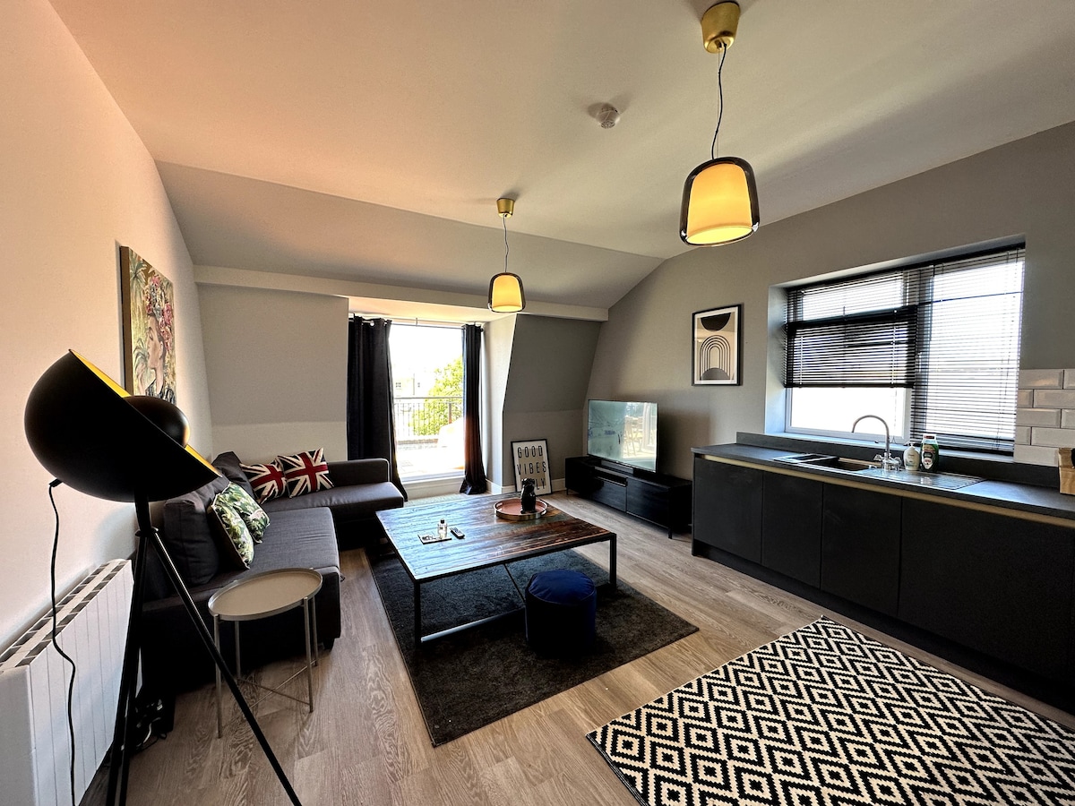 Modern flat in worthing central
