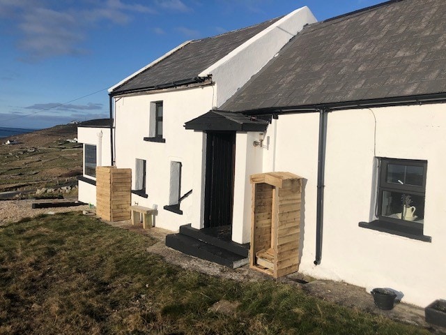 Traditional rustic Donegal Cottage with Sea View