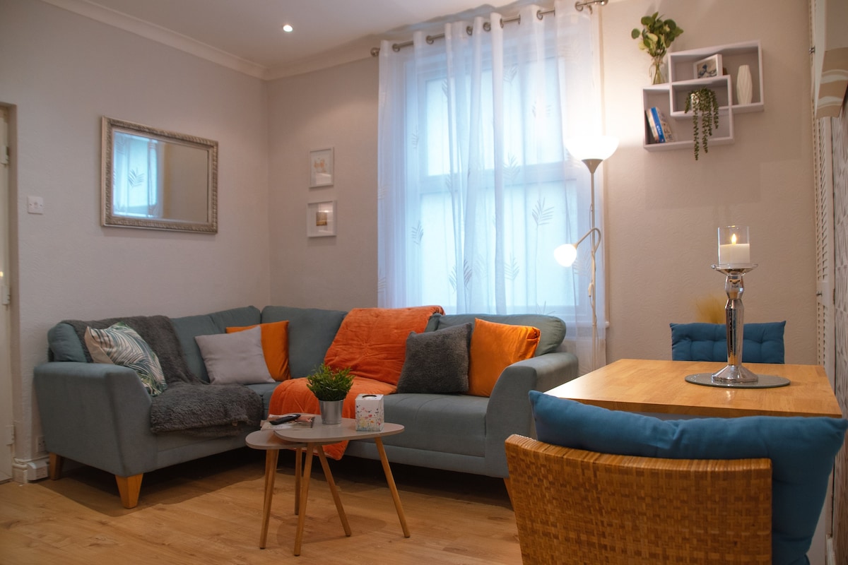 Ground floor Flat with FREE parking & Wi-Fi