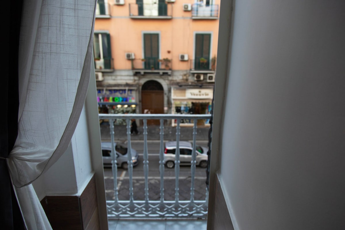 [Duomo - Centro] 小巧明亮的阳台房屋