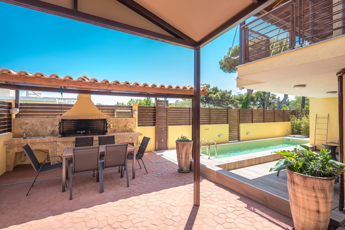 Artemis maisonette  |  private pool