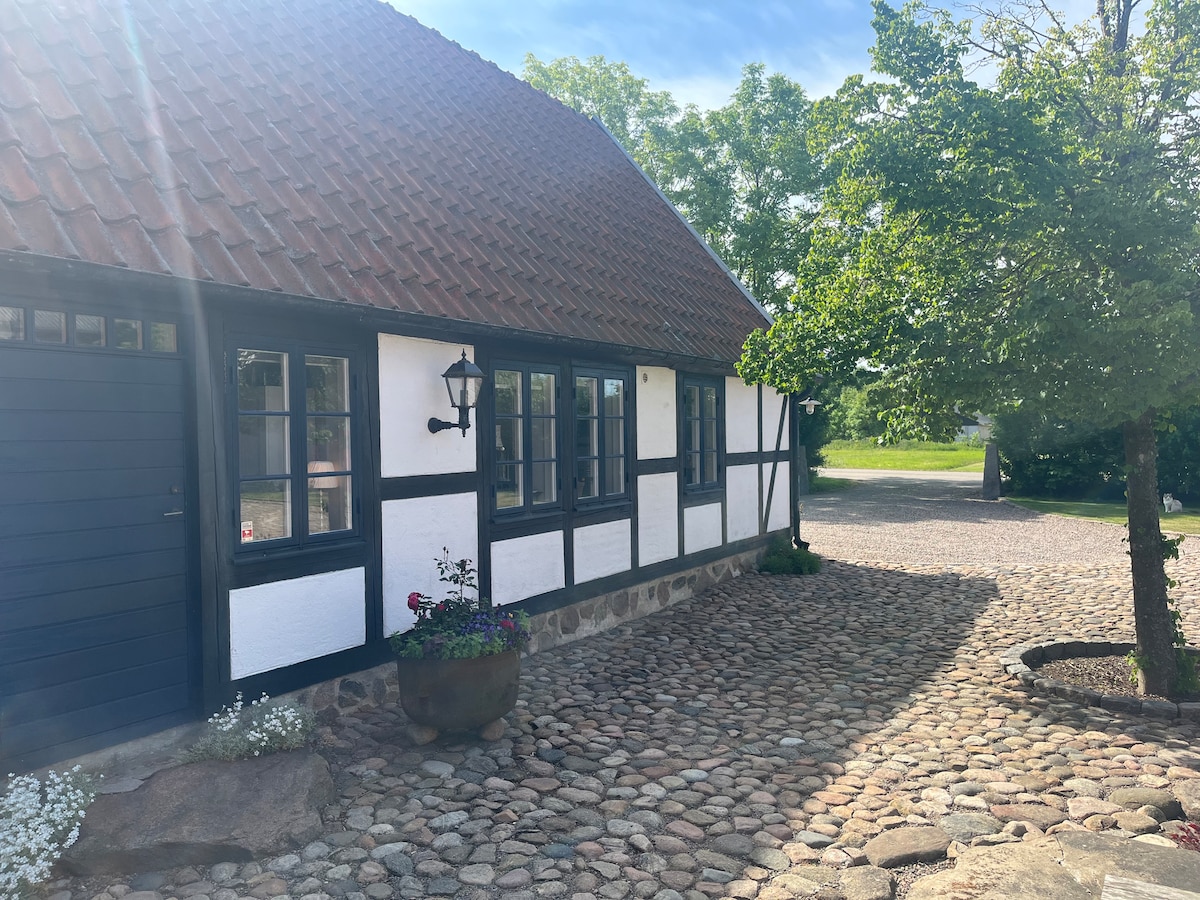 Gårdshuset, boende i vackra Vejbystrand