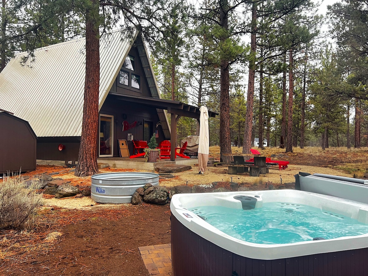 A-Frame Cabin on 4.5 Acres - HOT TUB, Dog Friendly