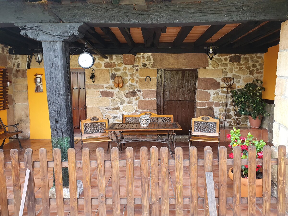 Casa Candidita - tradicional casa montañesa