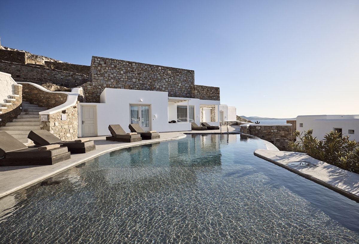 Elegant Suite with Sharing Pool