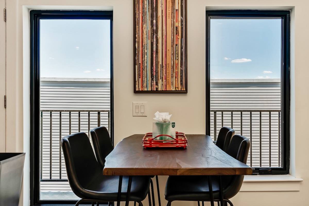 Cozy&Comfy w/Balcony! Heat of Fishtown Sleeps 8!