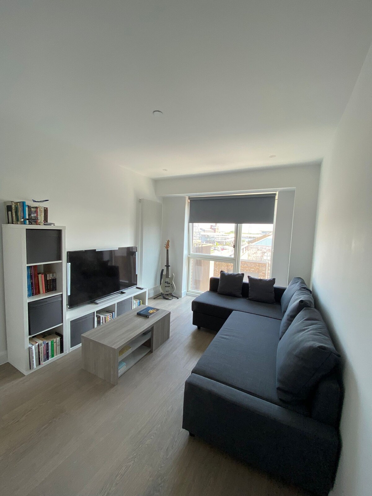 Modern, quiet flat with private balcony and bath.