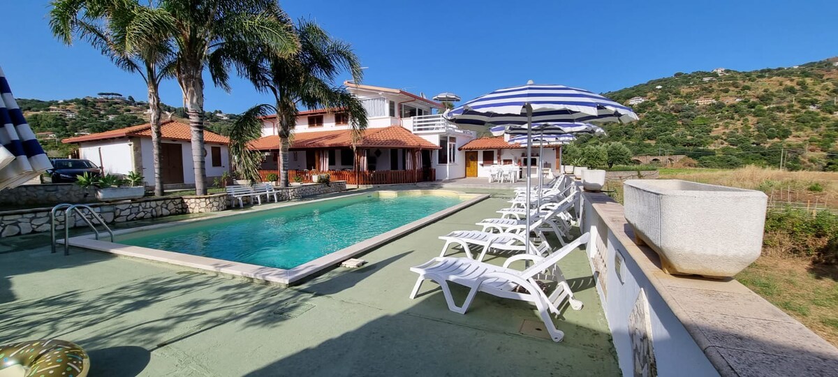 Villa Maria piscina privata