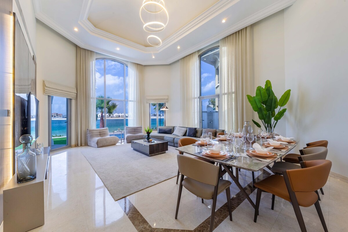 Stunning 4BR Villa w Private Pool & Beach in Palm
