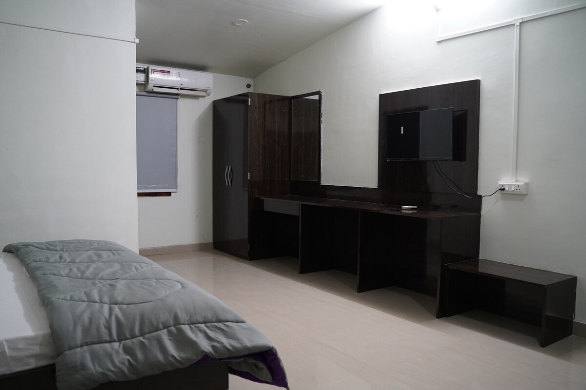 Private room 2 | Raj Homestay | Borjhar