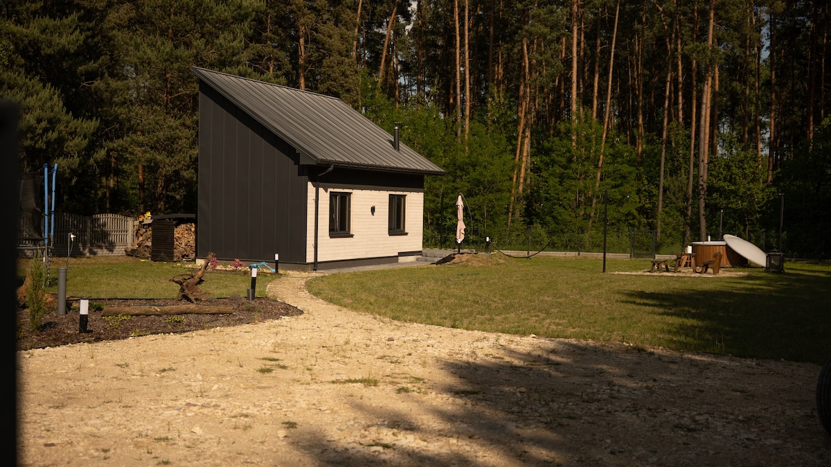 Zacisze w lesie z balią ogrodową