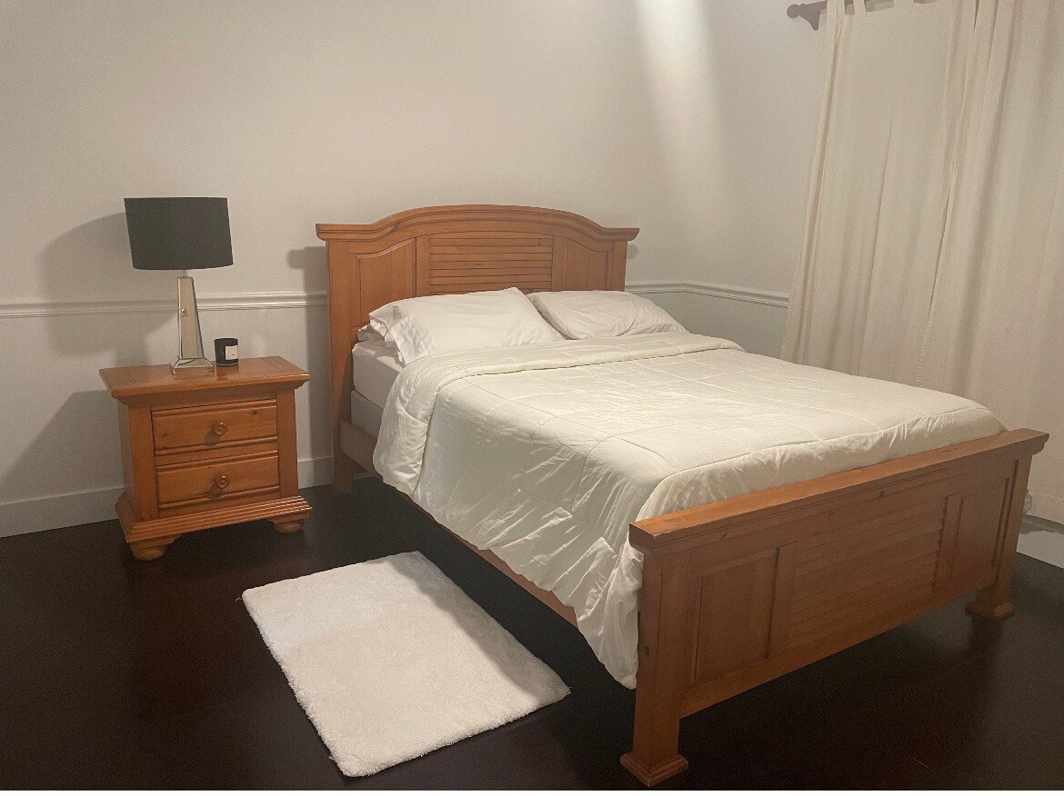 Bedroom for rent in Vero Beach.