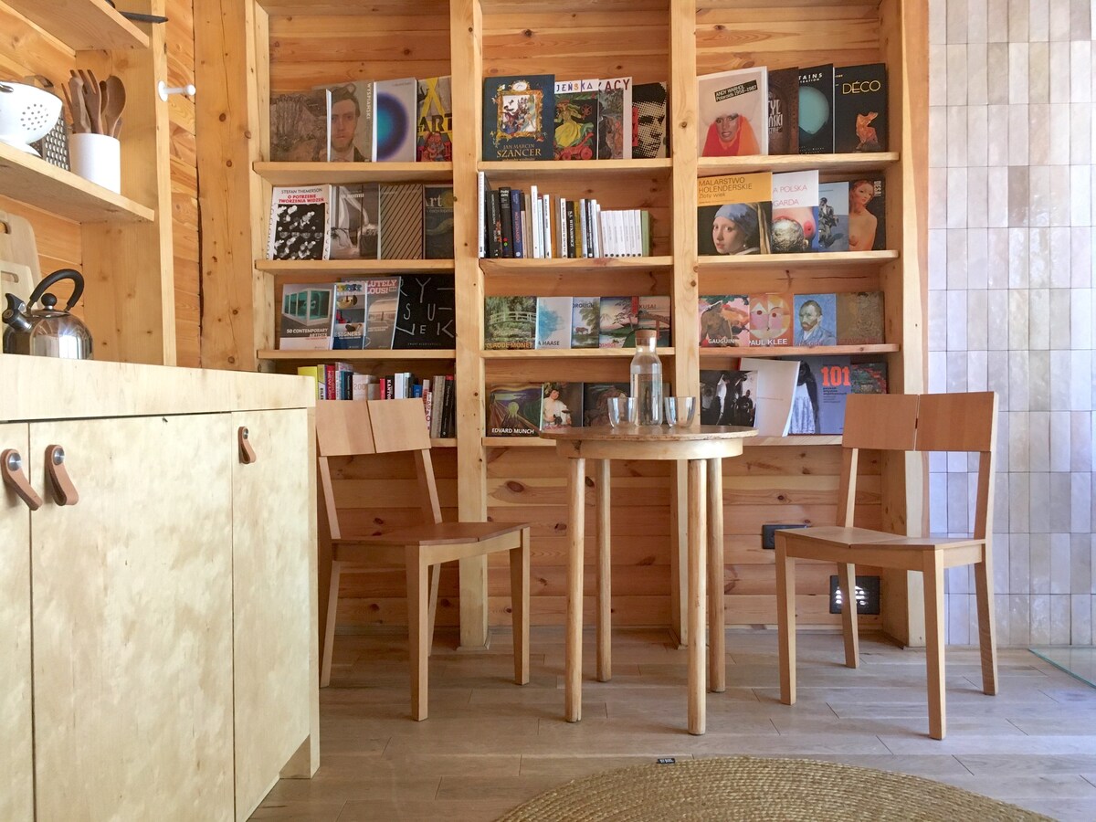 Bookworm Art Cabin