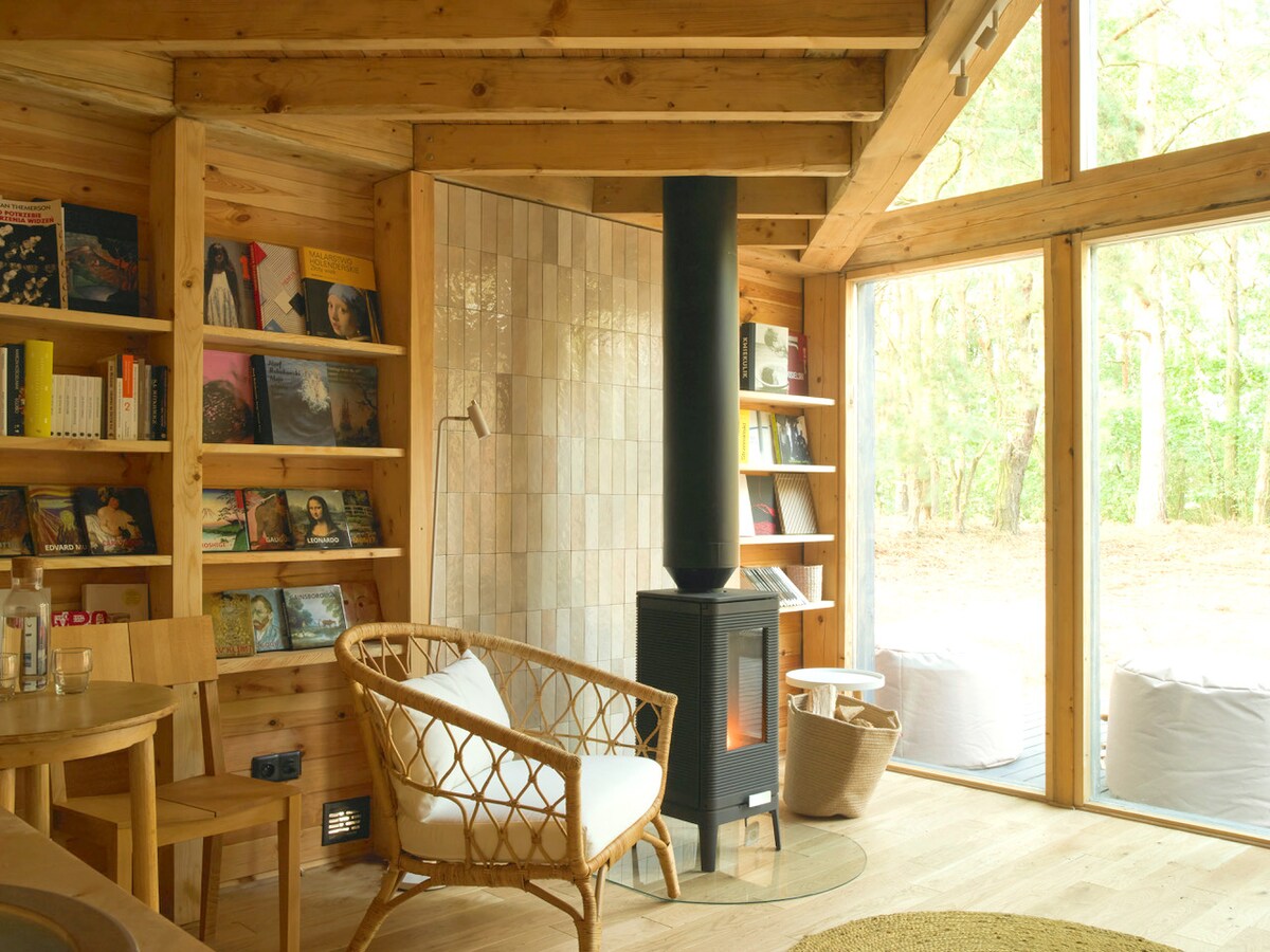 Bookworm Art Cabin