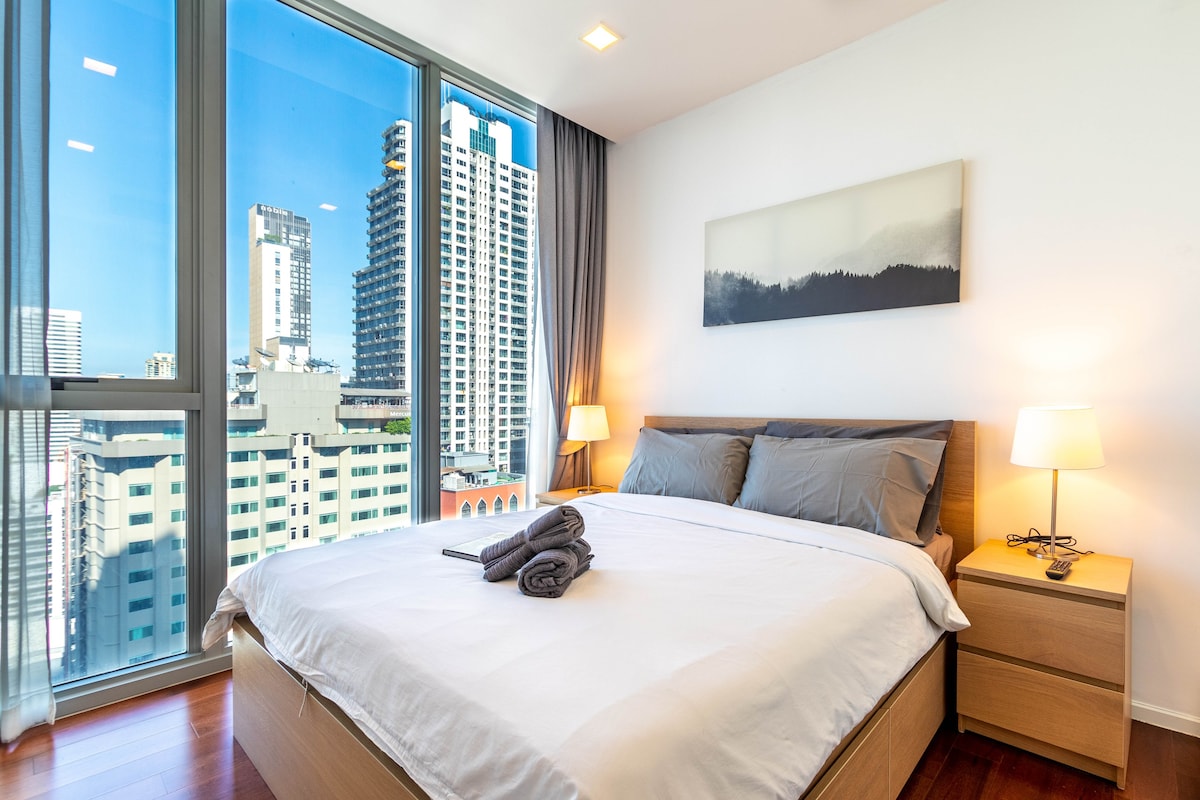 SuperHost Posh 2BR Sukhumvit 11 BTS Nana T21 BKK