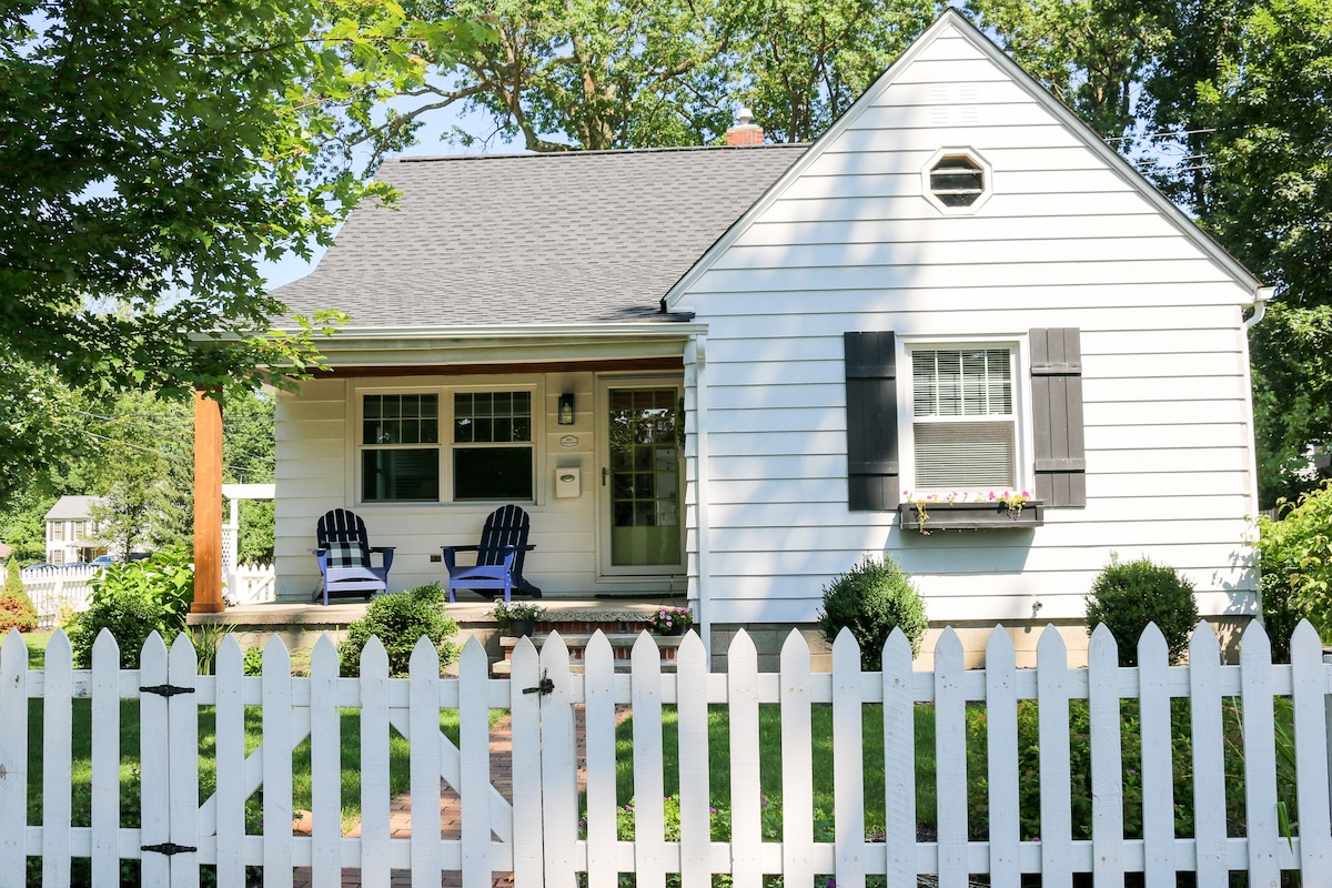 Charming cottage near Lake Erie/3 bedroom 1 bath