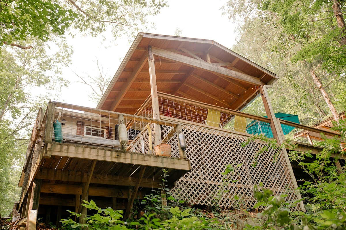 Lake Escape Cottage~Hot Tub