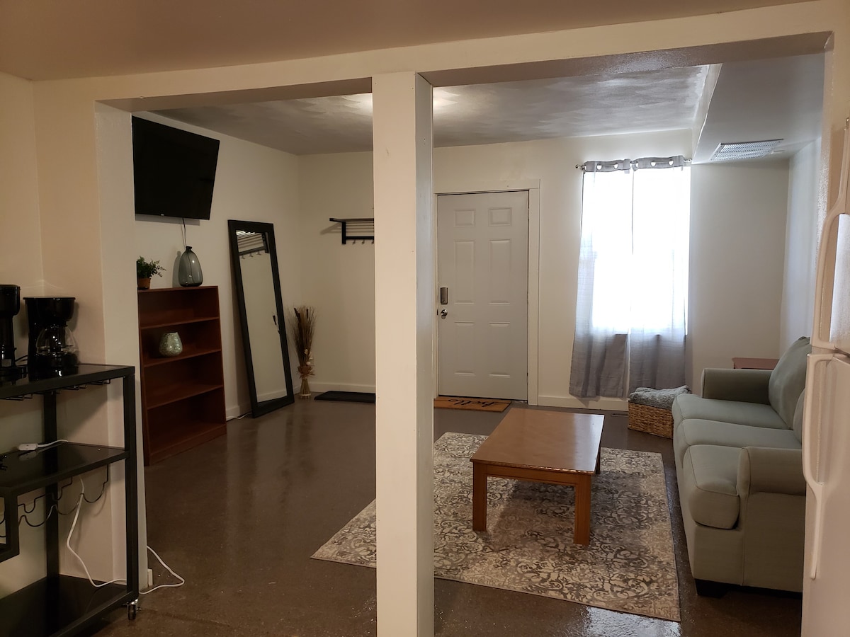 We pay Airbnb Fees! 2br Condo in unit washer/dryer