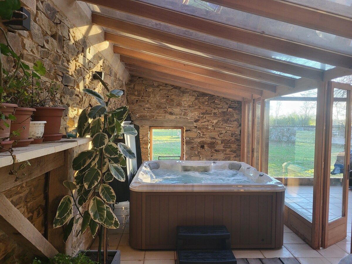 佩里戈德（ Périgord ）的豪宅，配备游泳池和热水浴缸