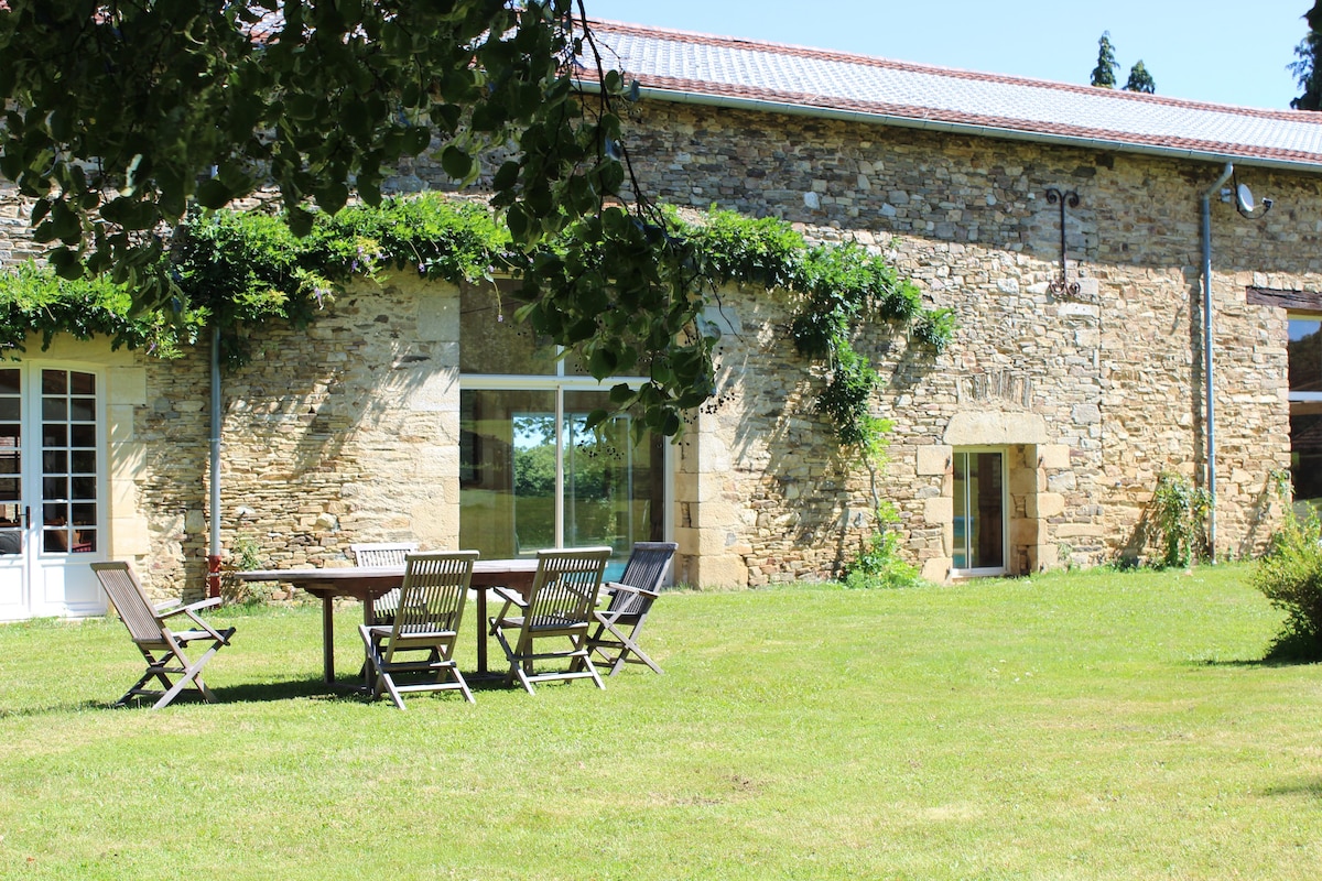 佩里戈德（ Périgord ）的豪宅，配备游泳池和热水浴缸