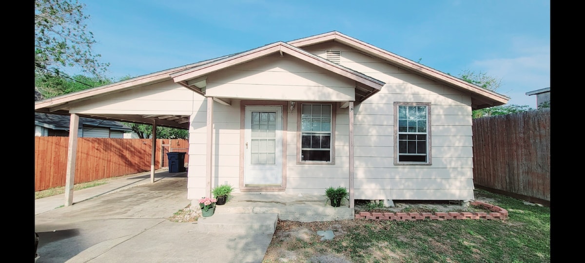 Room A for Rent: Sinton, TX