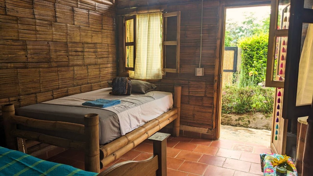Refugio entre Bambú, cerca del Místico Cerro Tusa.