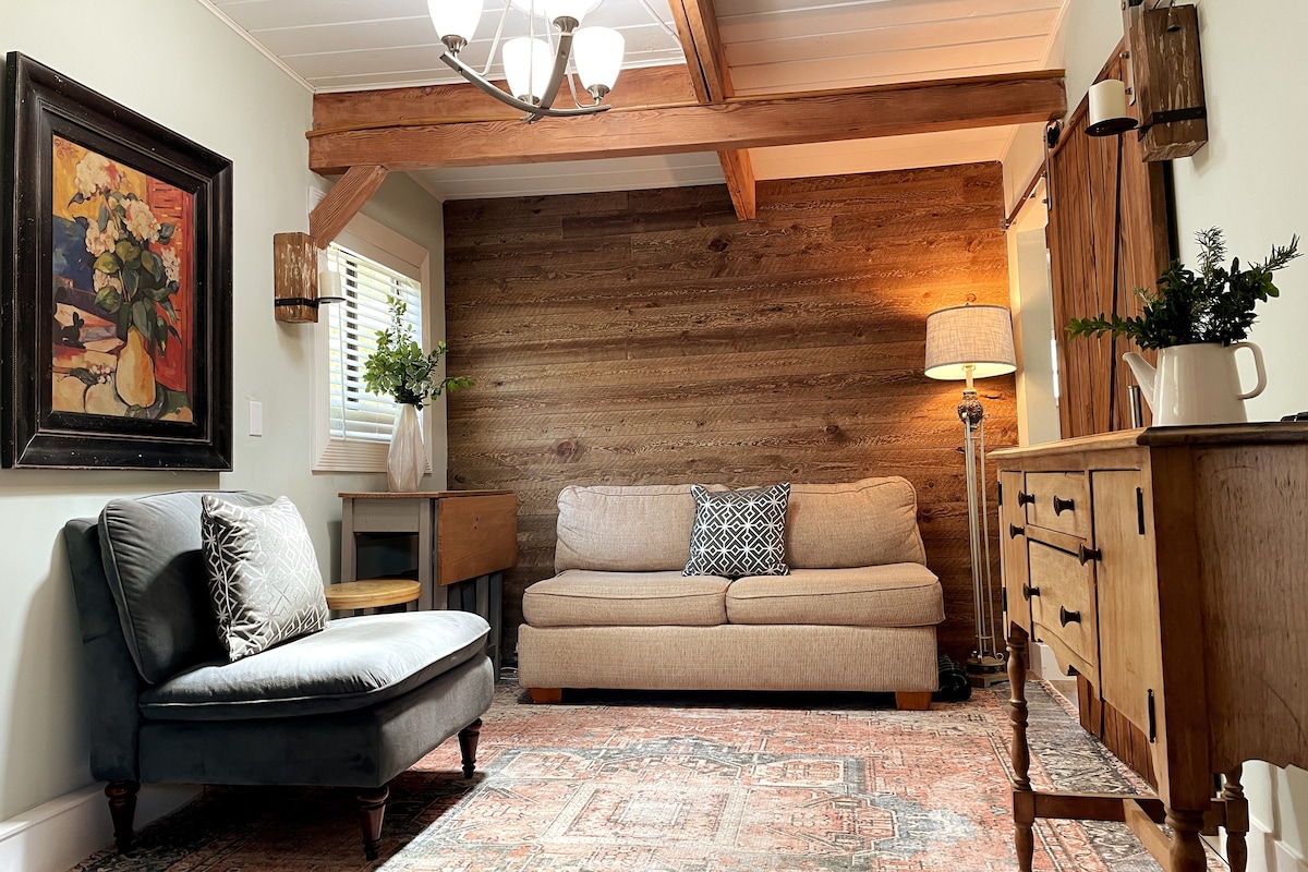 Sonoma Private Guesthouse | Modern, Monthly