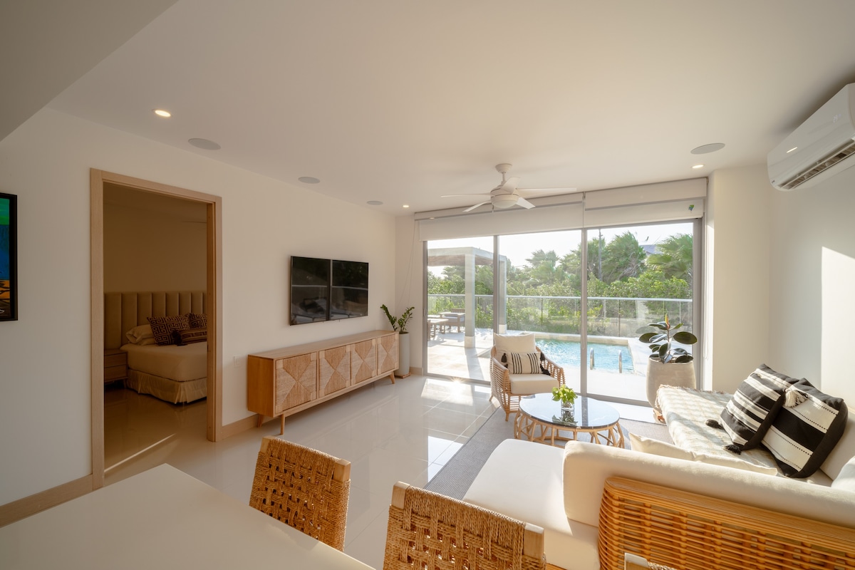 Beautiful 2BR Luxury Beach Front with Private Pool