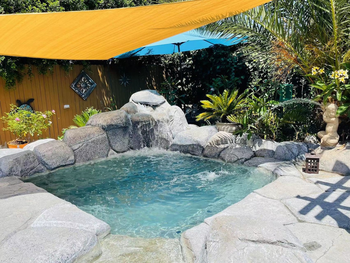 Pet-Friendly Haven with Jacuzzi&3B Close to Disney
