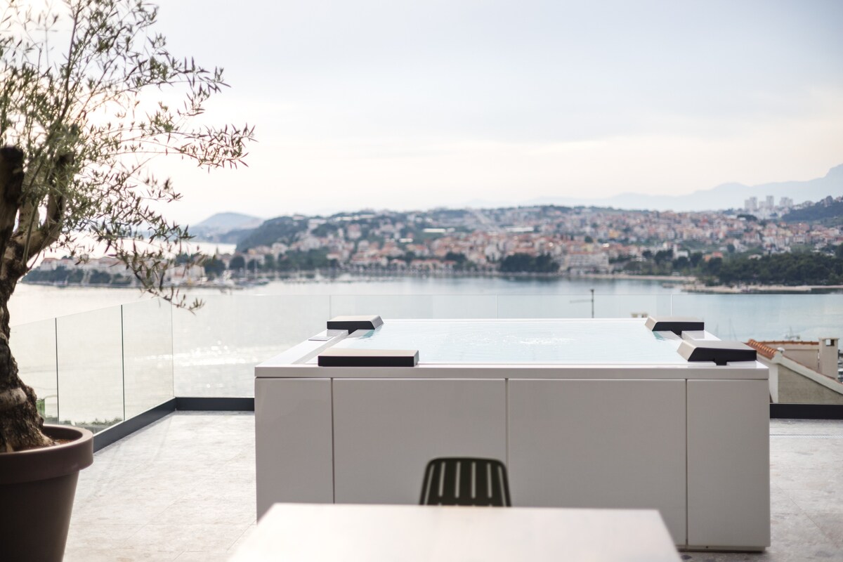 New luxury rooftop apartment near Split