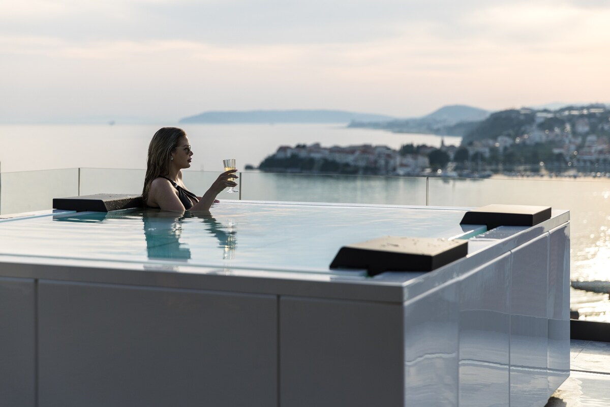 New luxury rooftop apartment near Split