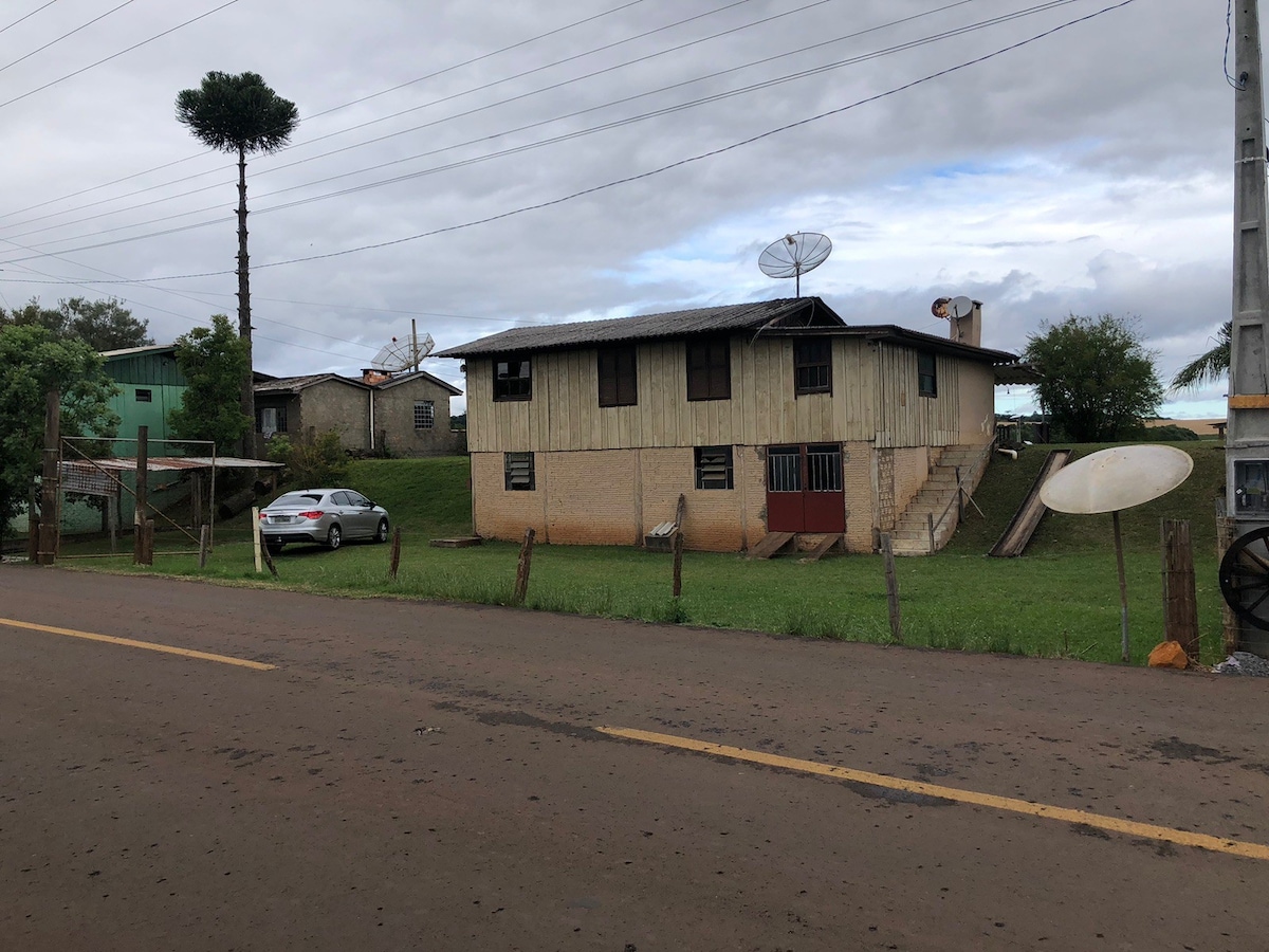 Casa a beira do rio top demais