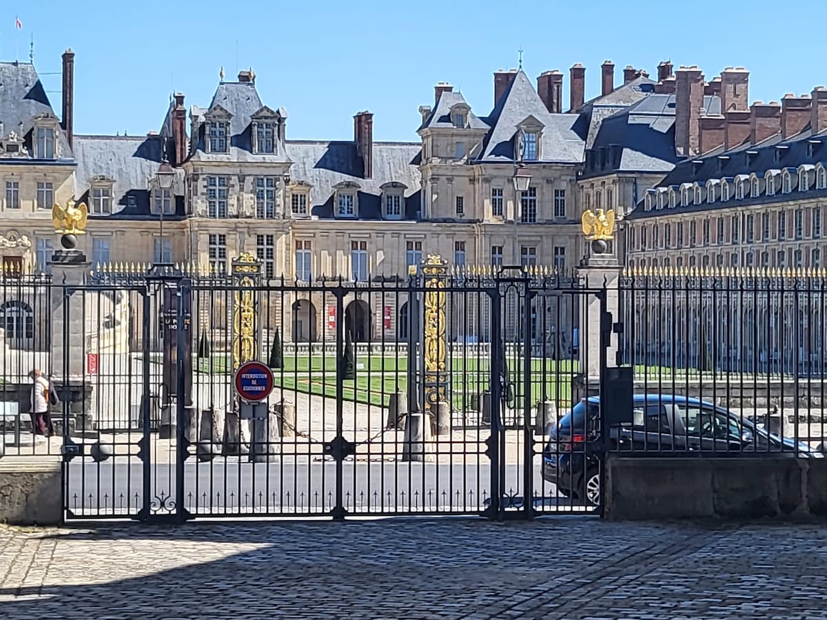 Apartment opposite to the Fontainebleau Castle