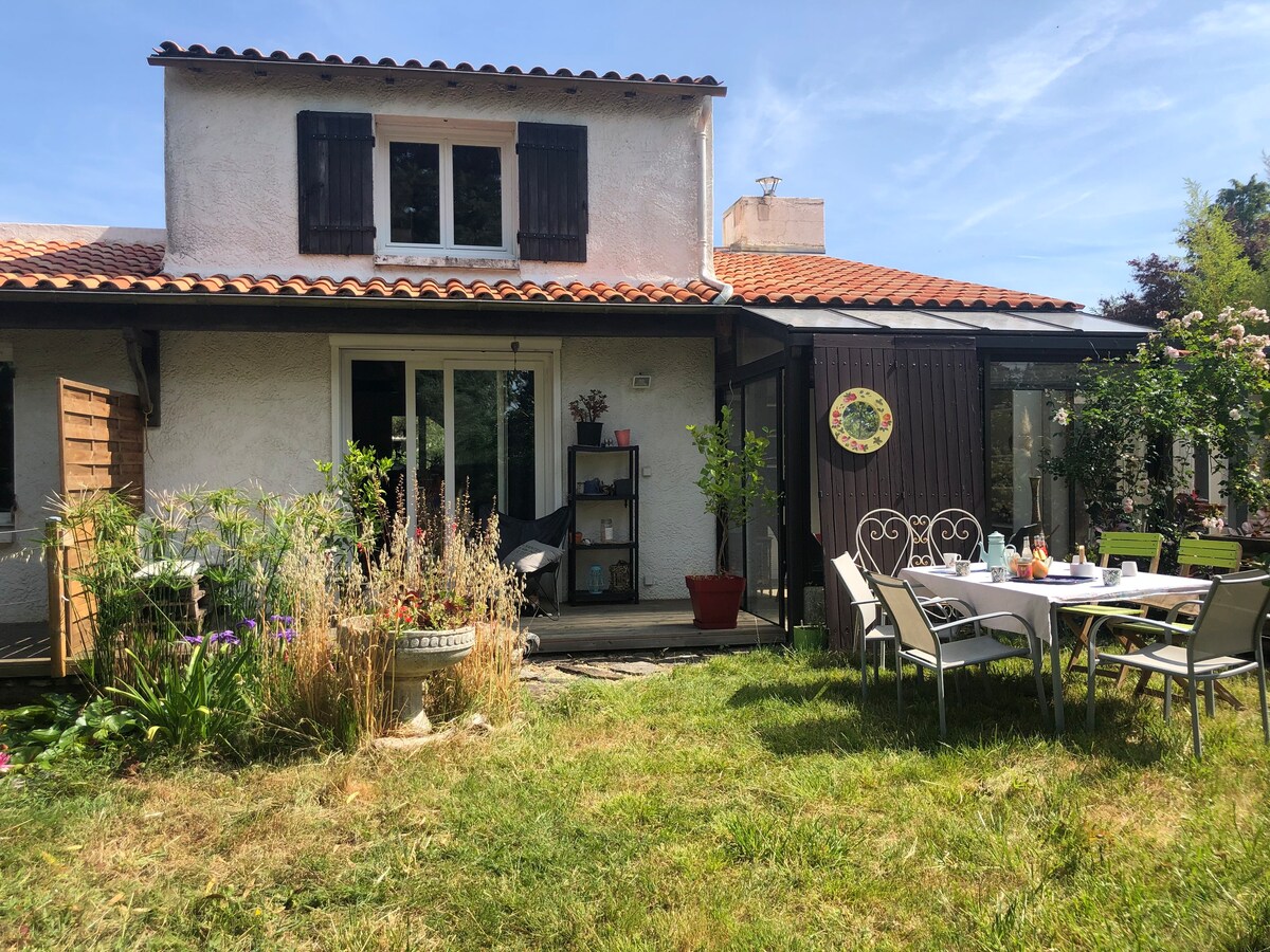 La Chênaie : Grande maison déco & jardin