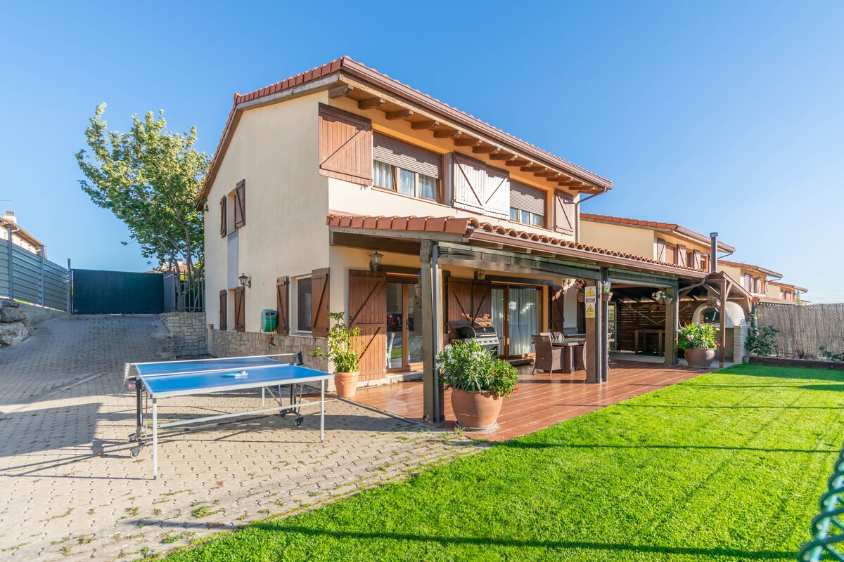 Espectacular casa con barbacoa próxima a Pamplona