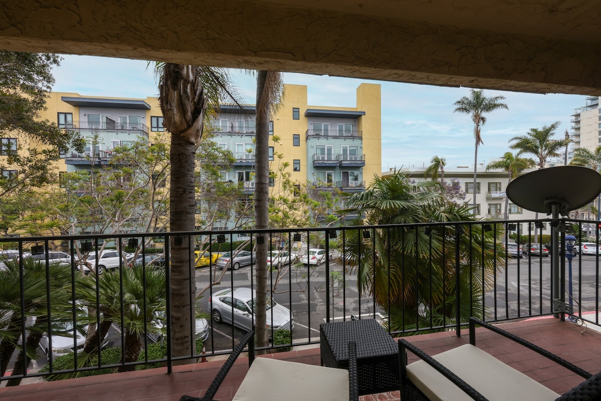 Chic Condo Steps from Petco Park